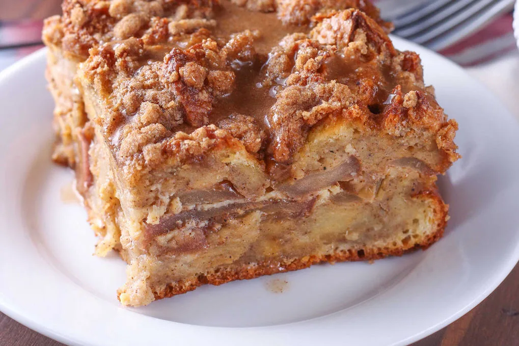 Spiced Apple Pie French Toast Bake